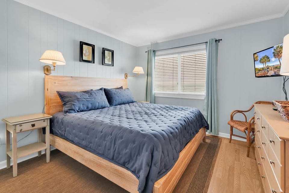 Oceanfront Garden City Beach 2BR Beauty Pool House in Garden City