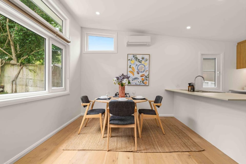 Blenheim Breeze by Experience Jervis Bay House in Vincentia