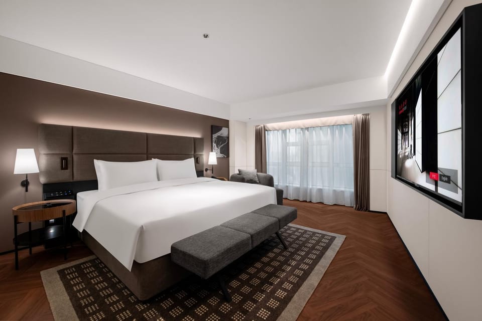 Photo of the whole room, Bedroom