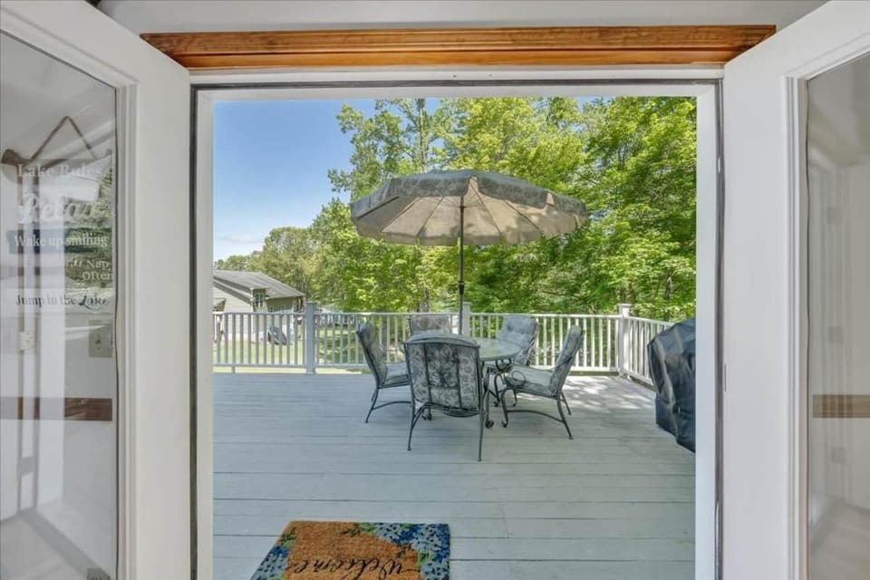 Hudson Haven House in Smith Mountain Lake