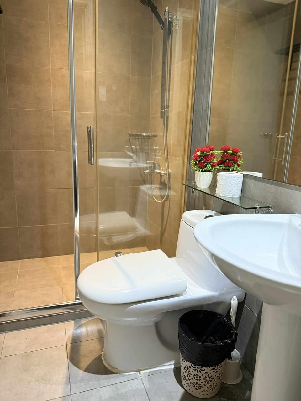 The Gramercy Residences Hostel in Makati