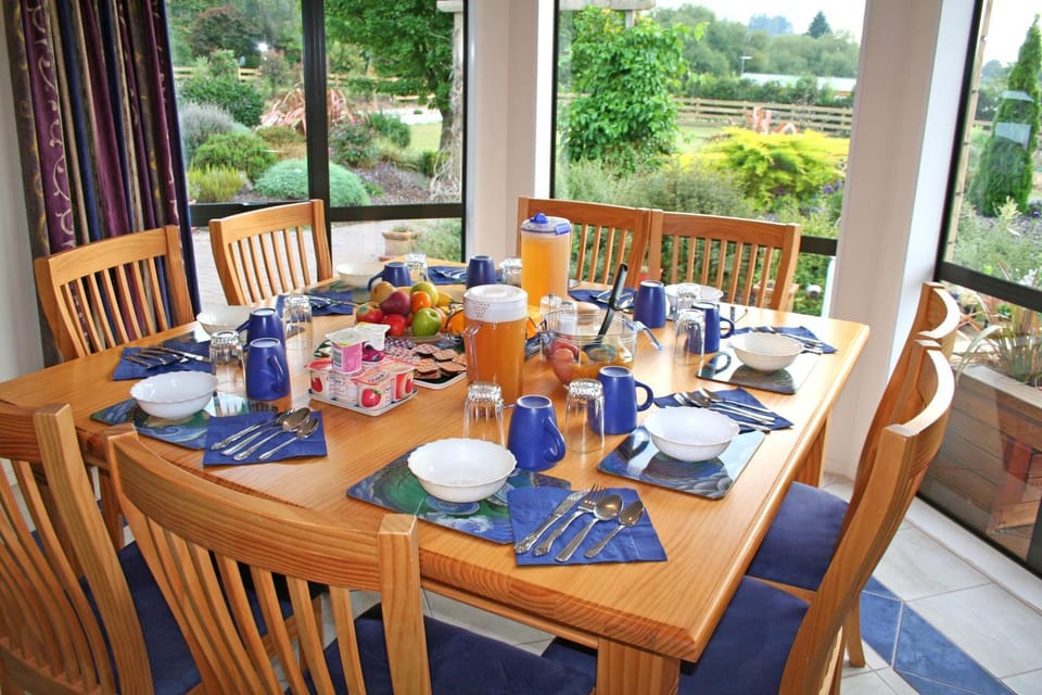 Dining area, Breakfast, Continental breakfast