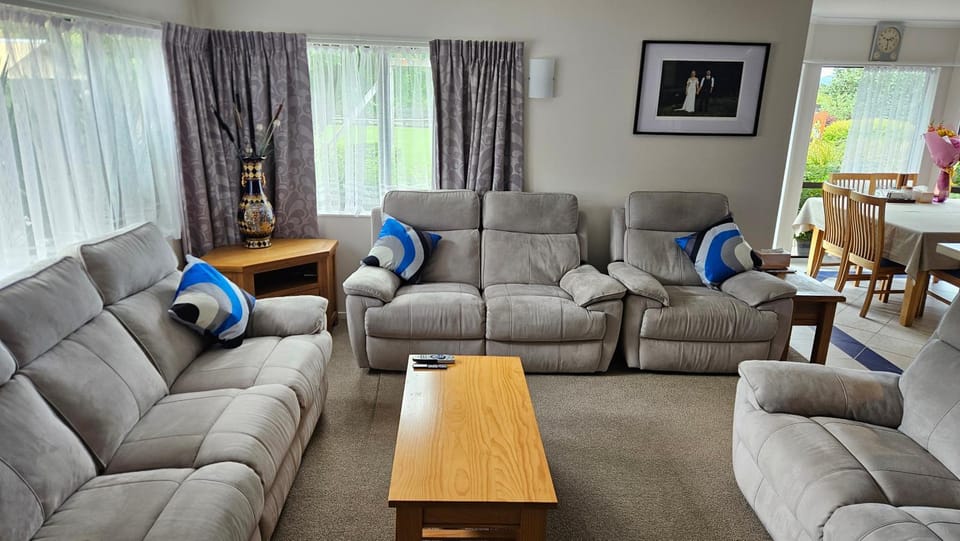 Communal lounge/ TV room, Living room
