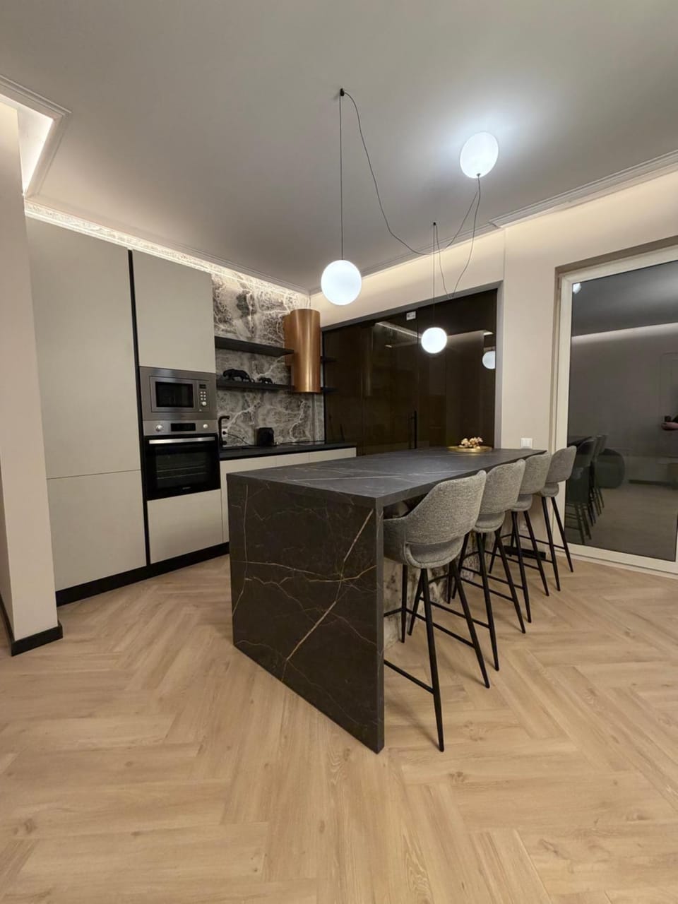 Kitchen or kitchenette, Dining area, stove