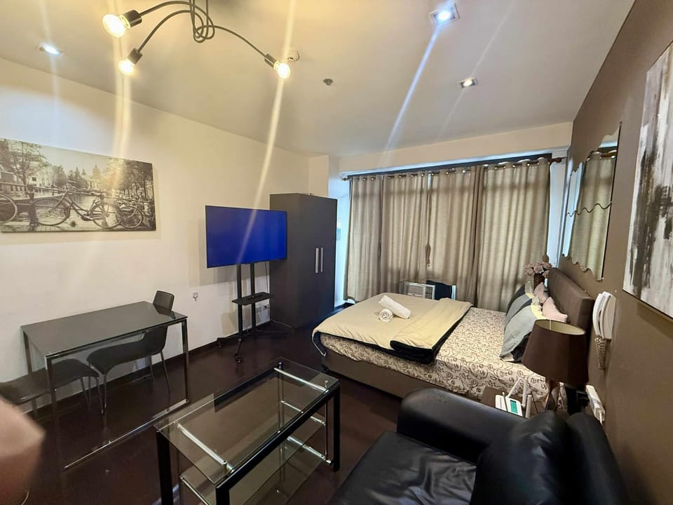 The Gramercy Residences Hostel in Makati