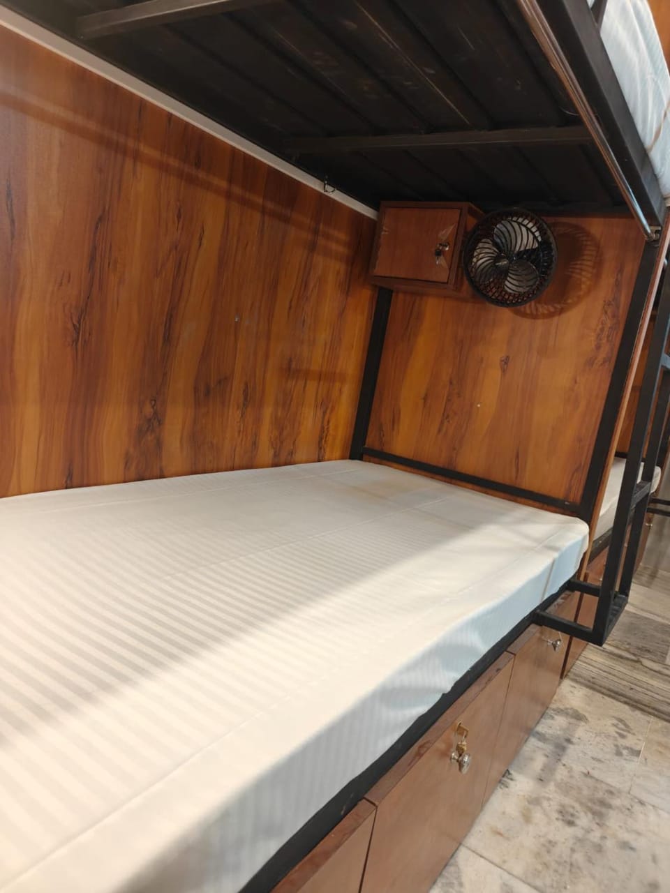 Transit Stay Dormitory Hostel in Mumbai