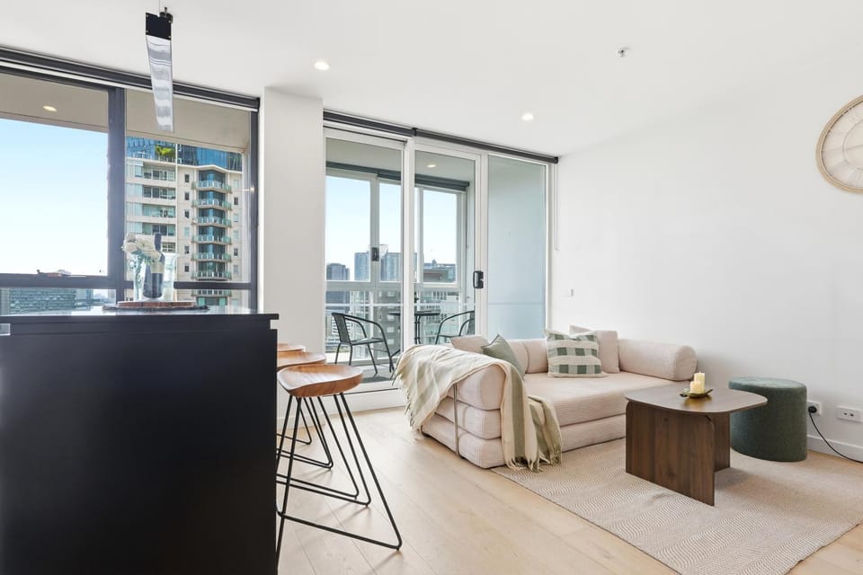 Luxe Skyline City Views 2BR next to Crown Casino & Secured Free Parking on premises Apartment in Southbank