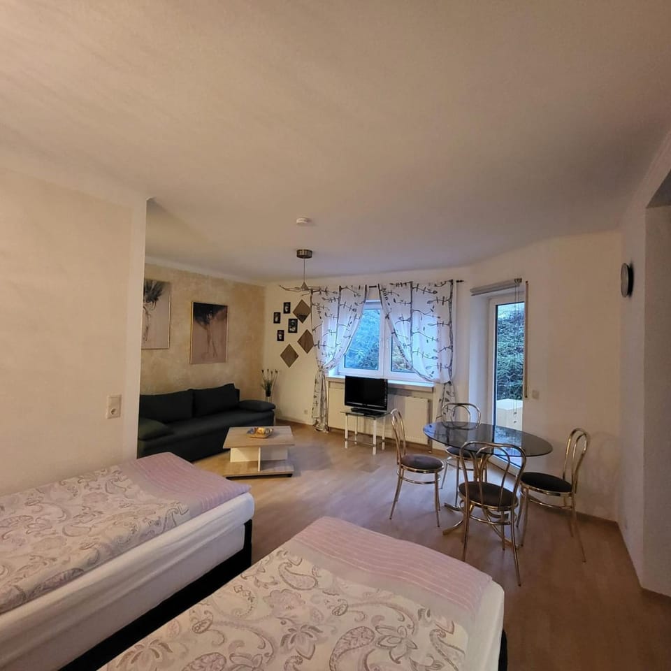 Bed, Living room, Photo of the whole room, Seating area, Dining area, Bedroom