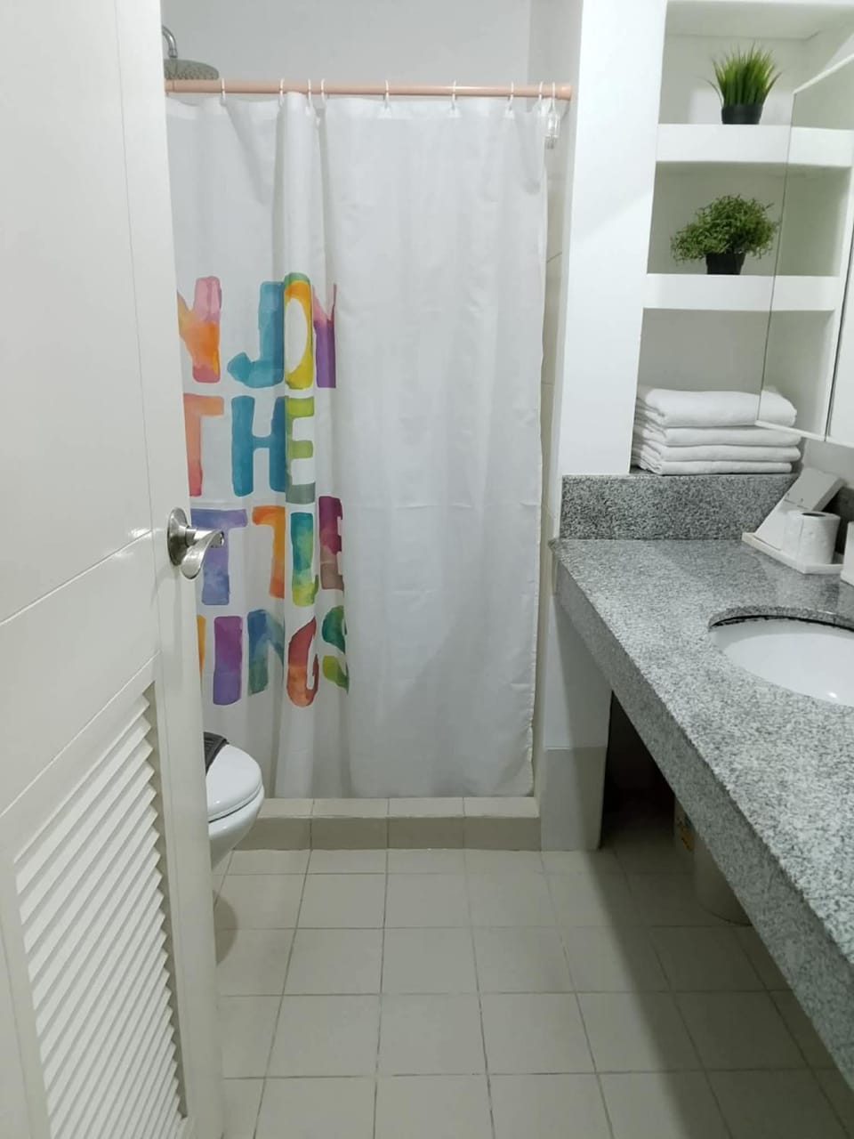 Zinnia Towers 2br at North Edsa QC Apartment in Quezon City