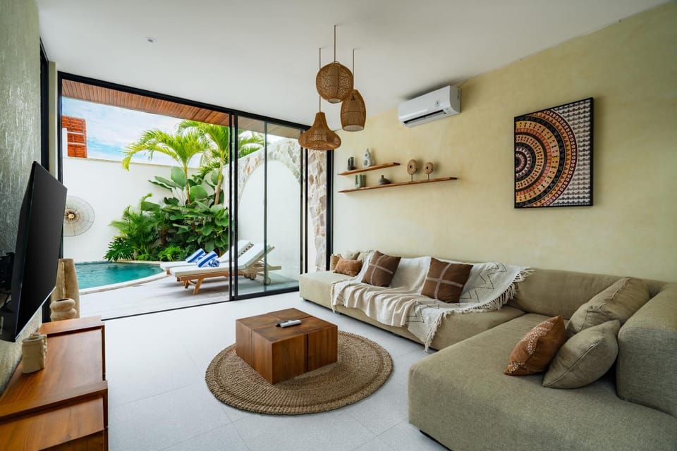 TV and multimedia, Pool view, sunbed, air conditioner