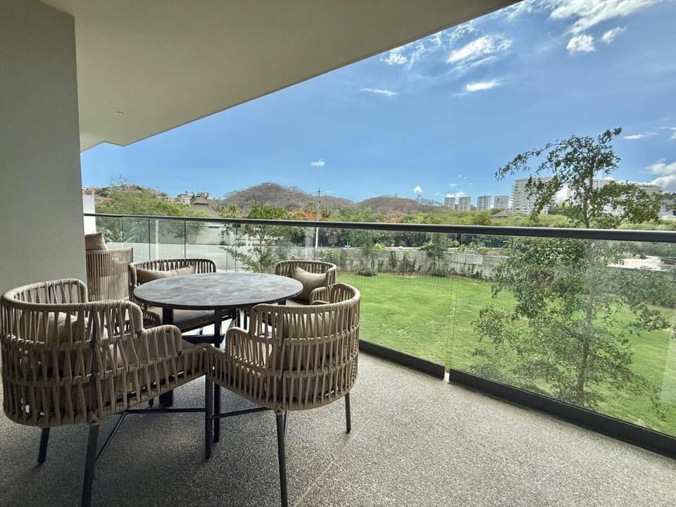 Zantamar 204C, oceanfront Apartment in La Cruz de Huanacaxtle