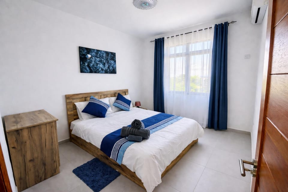 Bed, Photo of the whole room, Bedroom, air conditioner