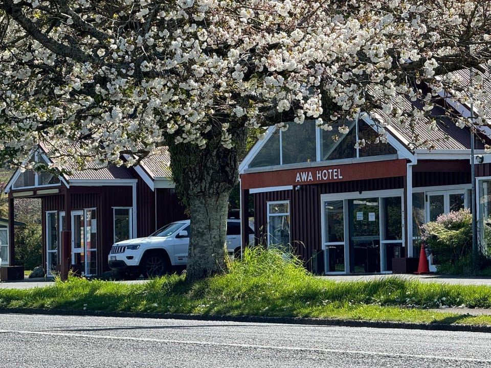 Property building, Spring, Day, Location, Parking