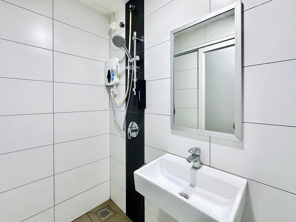 208-1Bed Nusa Bestari-Near Bkt Indah Riverview Inn Bed and Breakfast in Johor Bahru