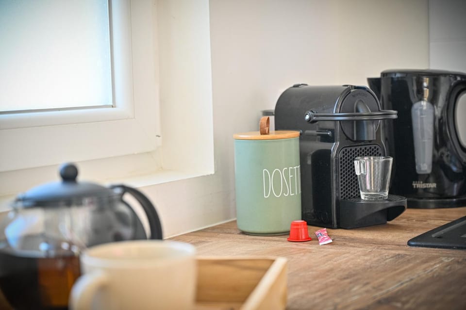 Coffee/tea facilities, Kitchen or kitchenette, kitchen