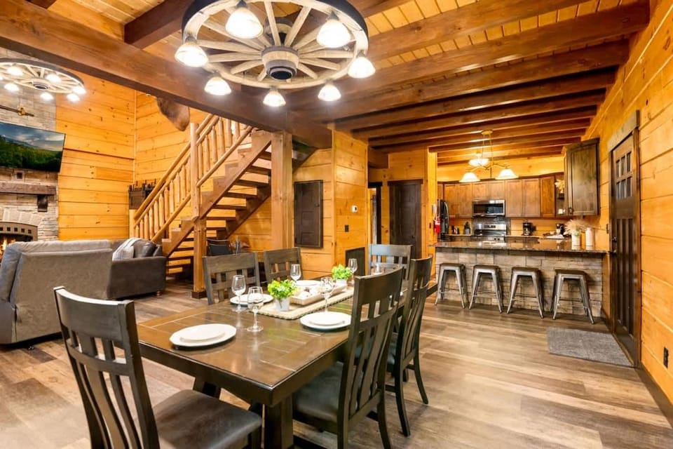 Luxury Chalet Retreat with Prime Location Hot Tub Pond House in Gatlinburg