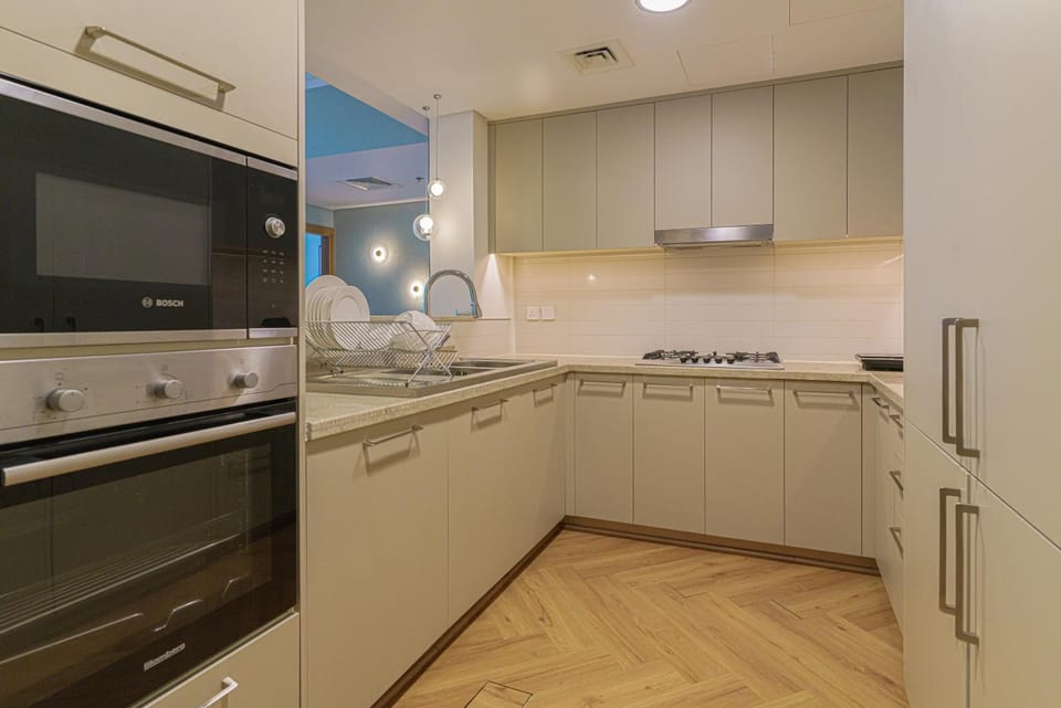 Rovostays Private Room in Luxurious Apartment Downtown near Burj Khalifa Apartment in Dubai