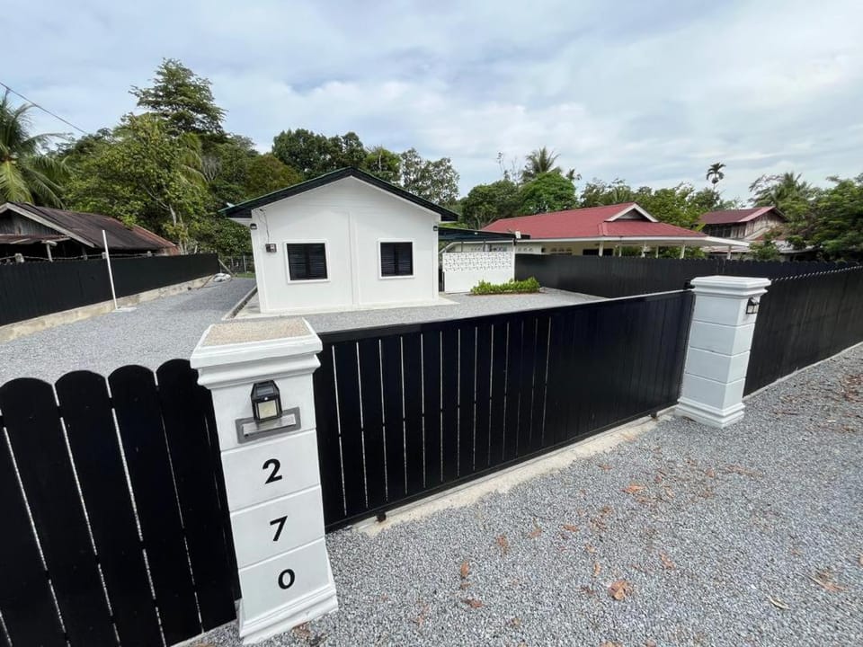 Desa Ibol Cottage and River - Max 10Pax House in Kedah