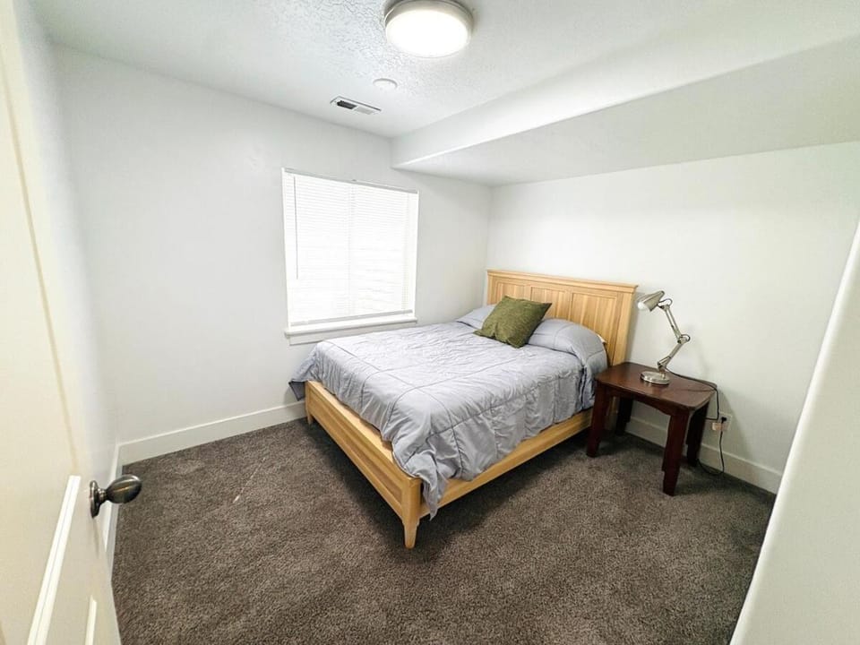 Charming Luxe Retreat in a Peaceful Cul-de-Sac House in Pleasant Grove