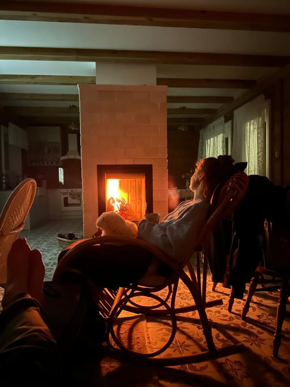 Seating area, fireplace