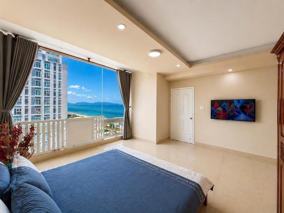 View (from property/room), Photo of the whole room, Bedroom, Sea view