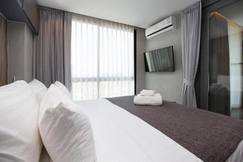 Bed, TV and multimedia, Bedroom, air conditioner