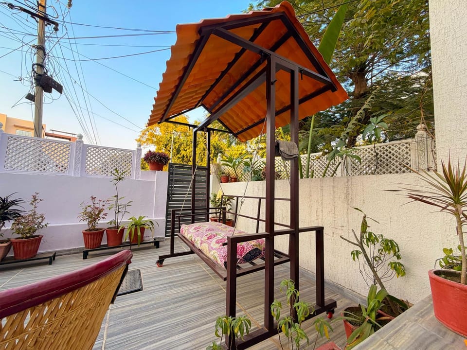 Property building, Seating area