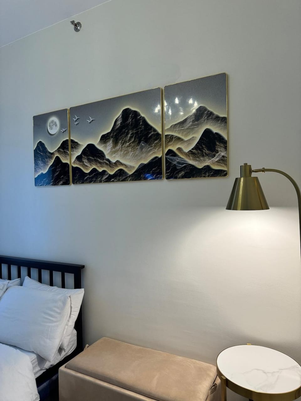 Elegant Studio Unit with Kitchen, Afterwork staycation 7pm Checkin Apartment hotel in Quezon City