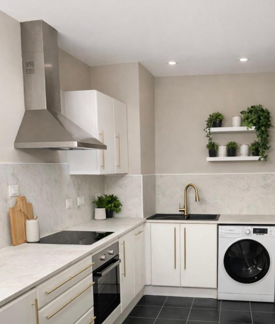 Astral Court Premium Accomodation Apartment in London Borough of Harrow