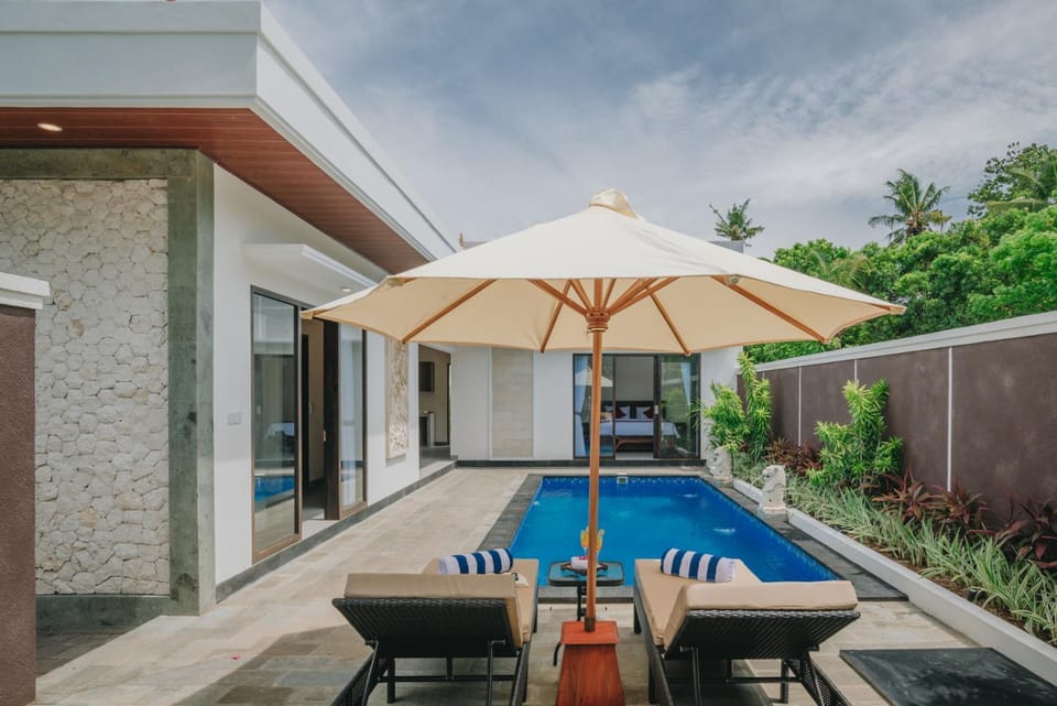 Property building, Pool view, Swimming pool