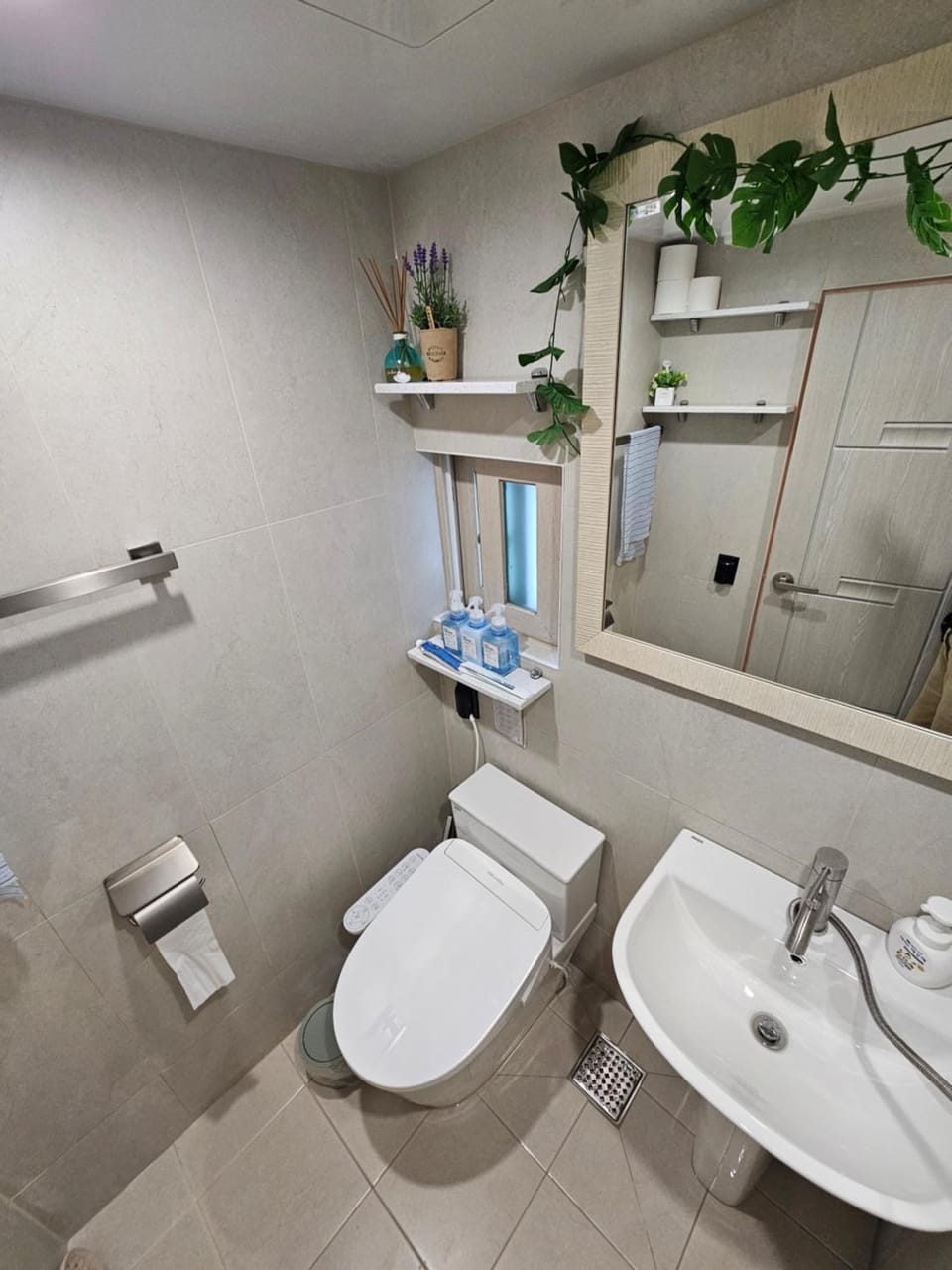 Pet-Friendly Gwangalli Beach Stay, 2 Guests, Self Check-in Bed and Breakfast in Busan