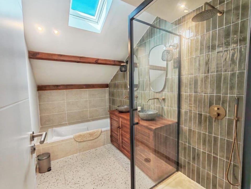 Le Quai Nîmois Climatisé Au pied de la Gare Apartment in Nimes