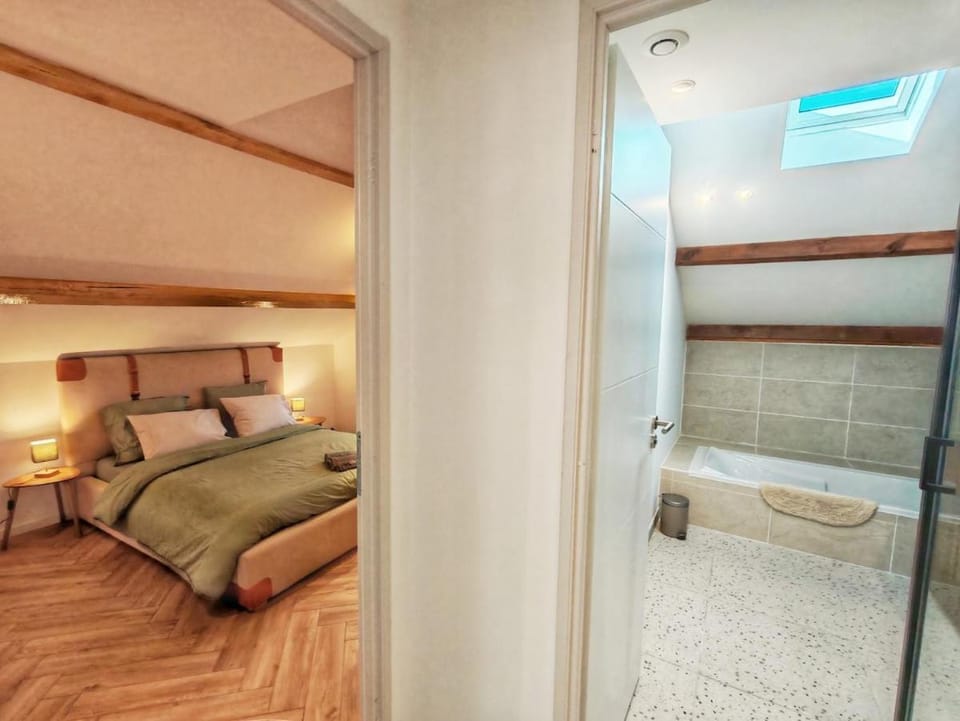 Le Quai Nîmois Climatisé Au pied de la Gare Apartment in Nimes