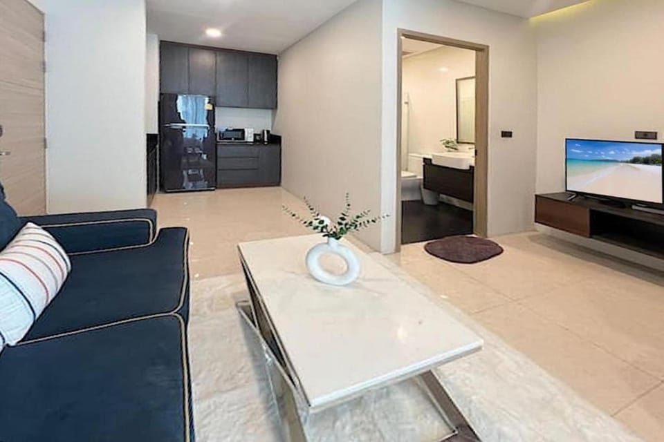 TV and multimedia, Kitchen or kitchenette, Living room, Seating area