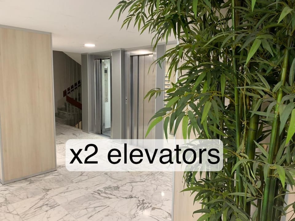 69m2, balcon vue mer, 2 salles de bain Apartment in Cannes