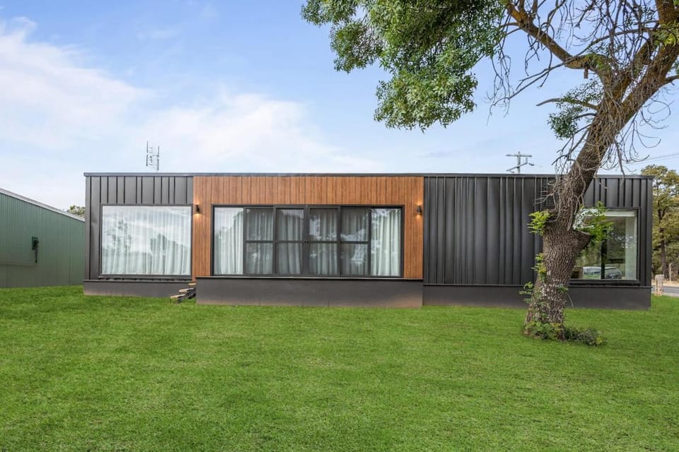 Golden Forrest Getaway Apartment in Stawell