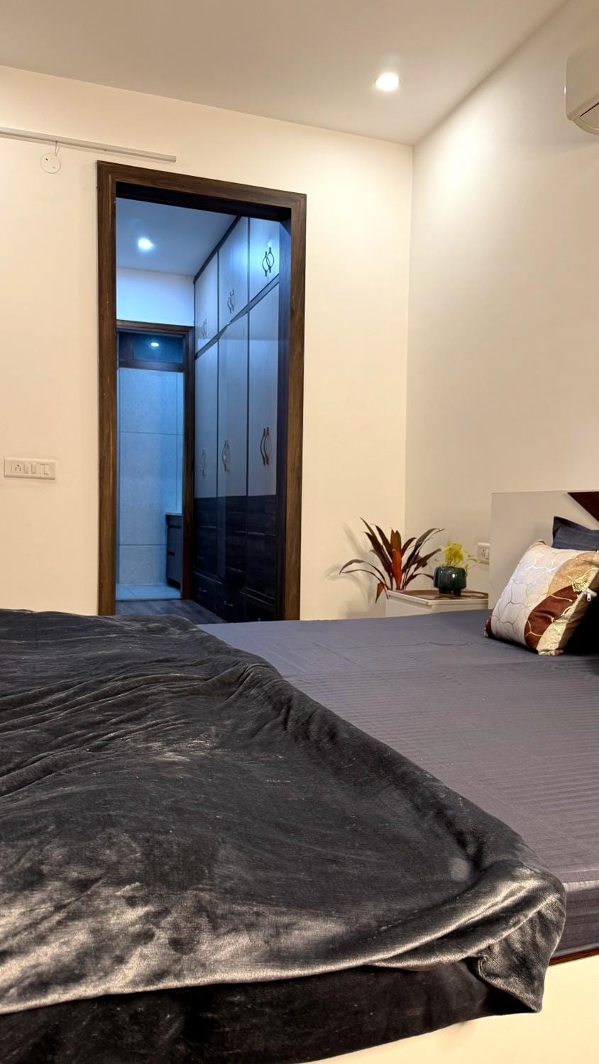 Minimalist 3BHK and 1 extra room with Lift and PS5 on rent Apartment in Chandigarh