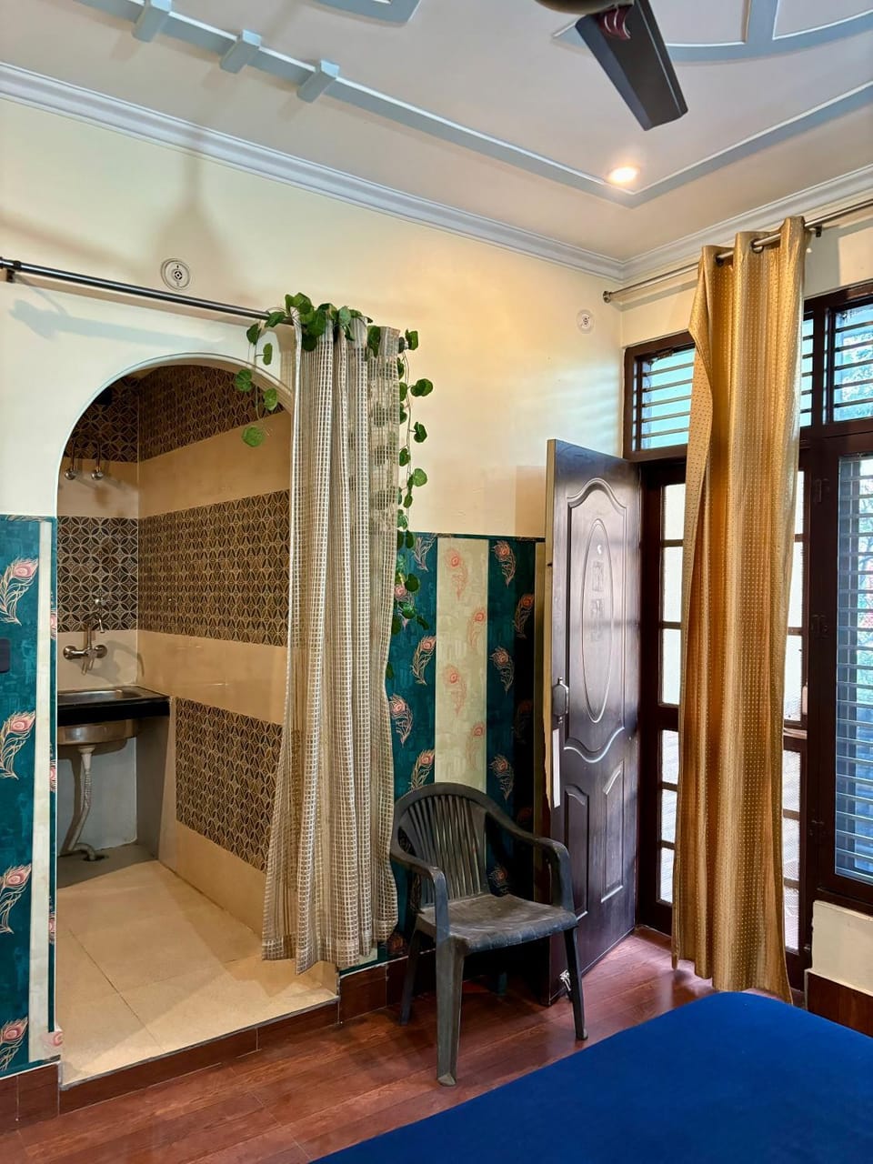 Blue Stayz Bed and Breakfast in Rishikesh