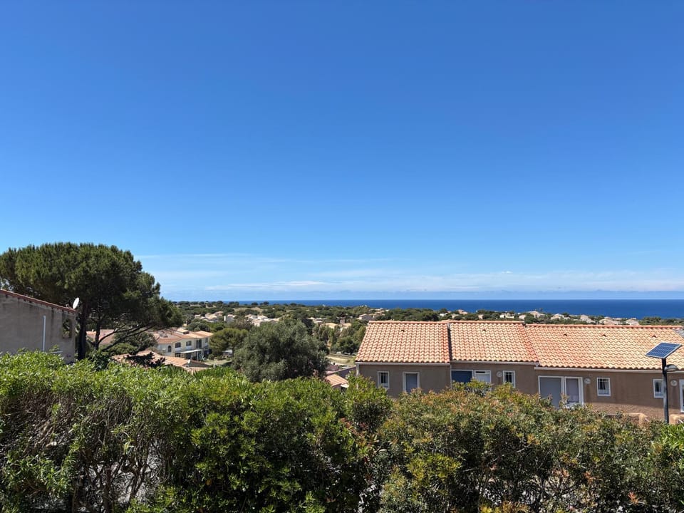 Sant Ambroggio, Appartement Vue Mer, Plage Port à Pied, Balagne, 4 Pers Apartment in Lumio