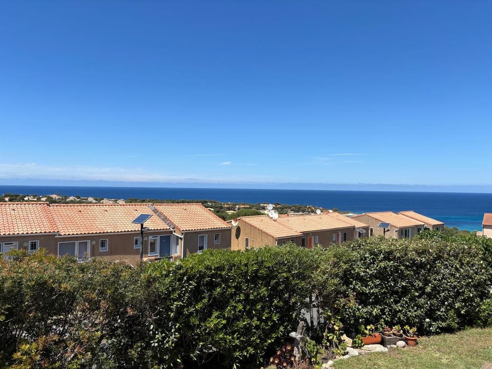 Sant Ambroggio, Appartement Vue Mer, Plage Port à Pied, Balagne, 4 Pers Apartment in Lumio