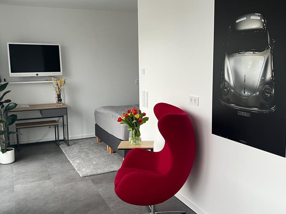 Communal lounge/ TV room, TV and multimedia, Living room, Seating area, Evening entertainment