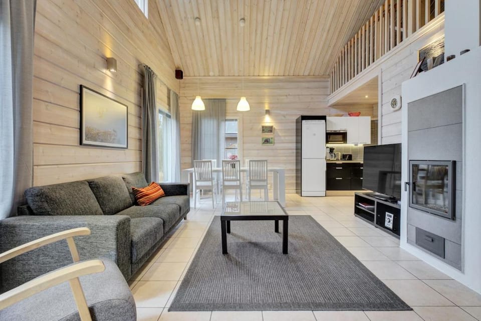Villa Lumi - 200 m from Lake Pyhäjärvi - Valkea Homes Villa in Rovaniemi