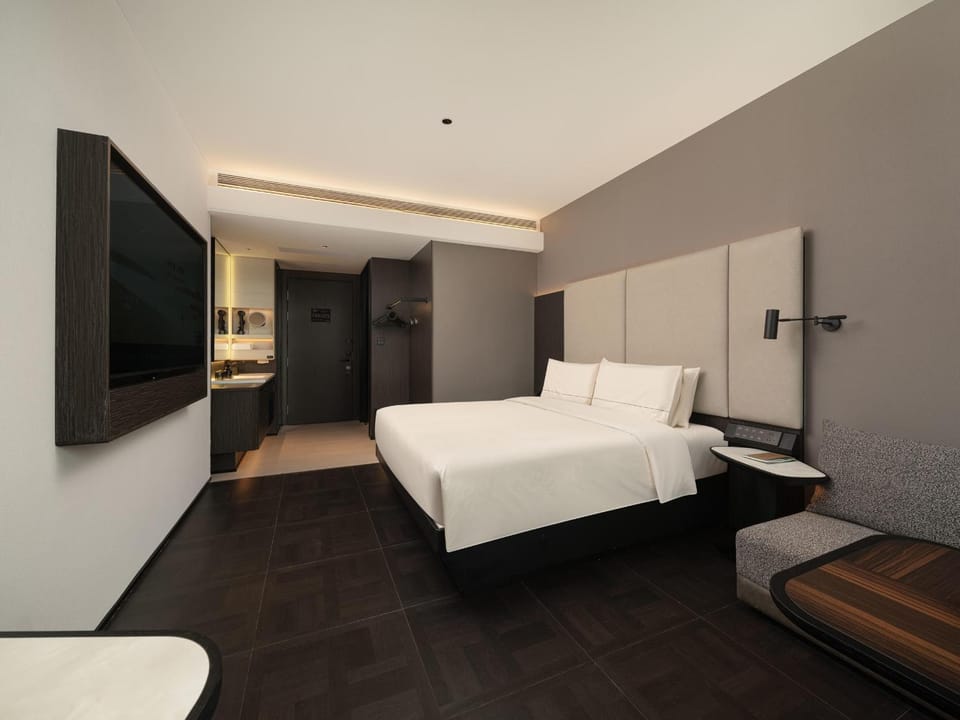 Atour Hotel Wuhan Jianghan Road IFC International Financial Center Hotel in Wuhan