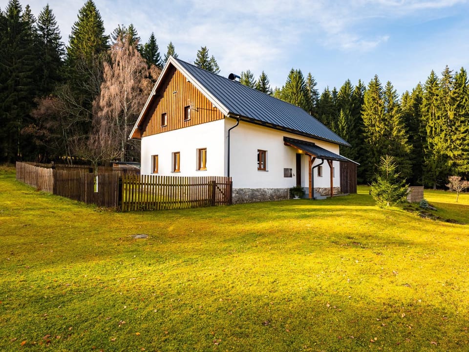 Property building, Natural landscape, Garden, Garden view