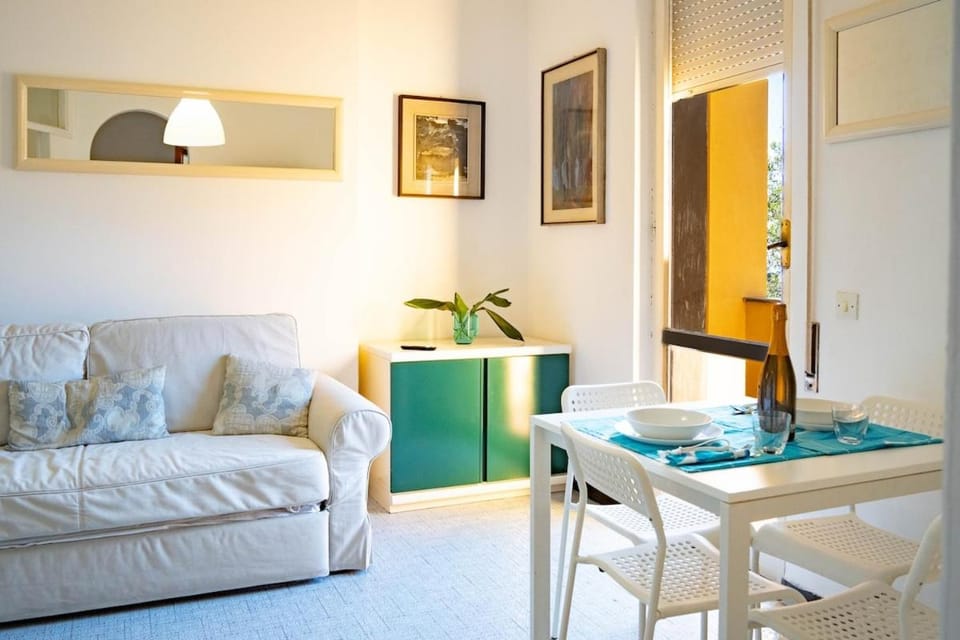 Limmy Home with AC e Sea View Apartment in Monterosso al Mare