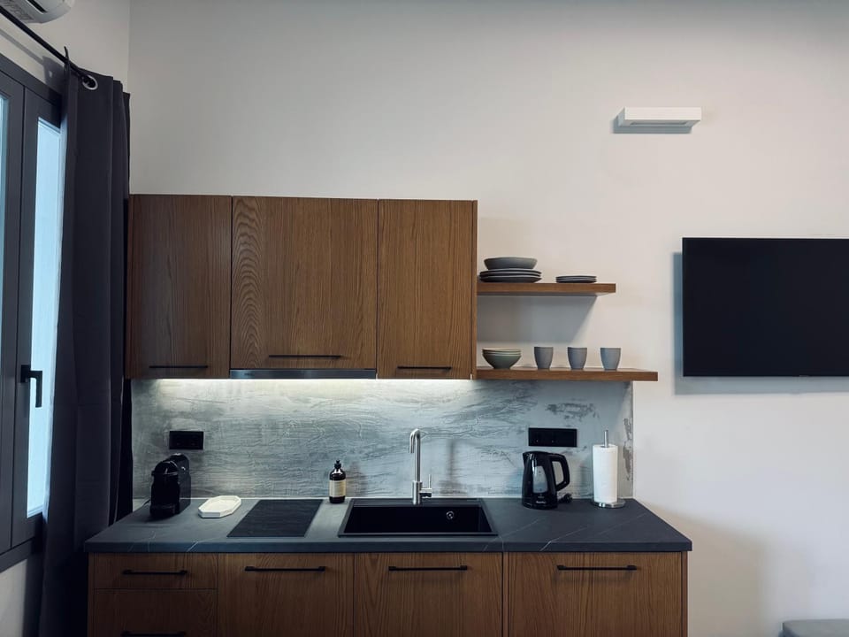 TV and multimedia, Coffee/tea facilities, Kitchen or kitchenette, stove