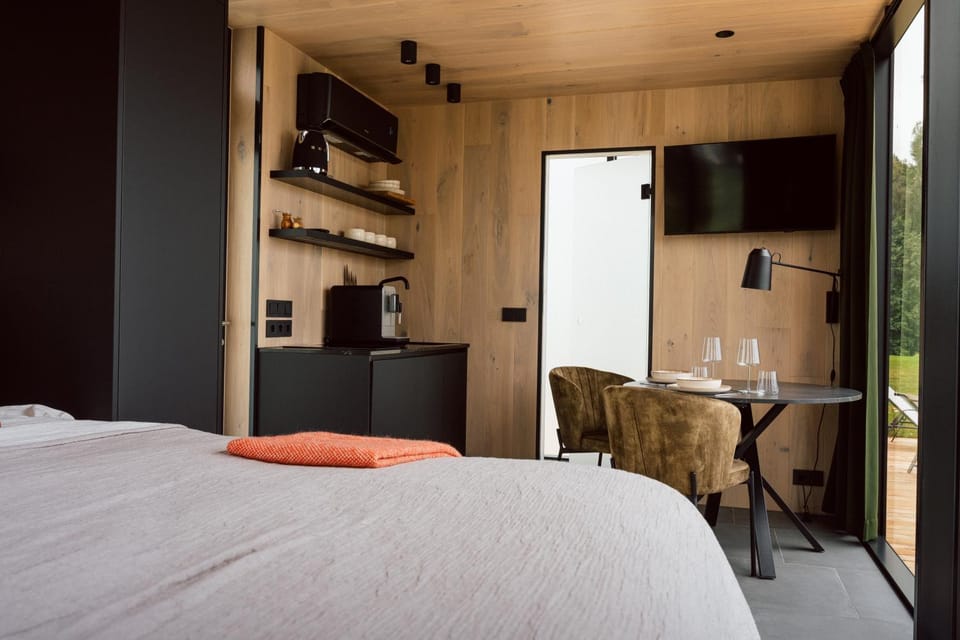 TV and multimedia, Kitchen or kitchenette, Dining area