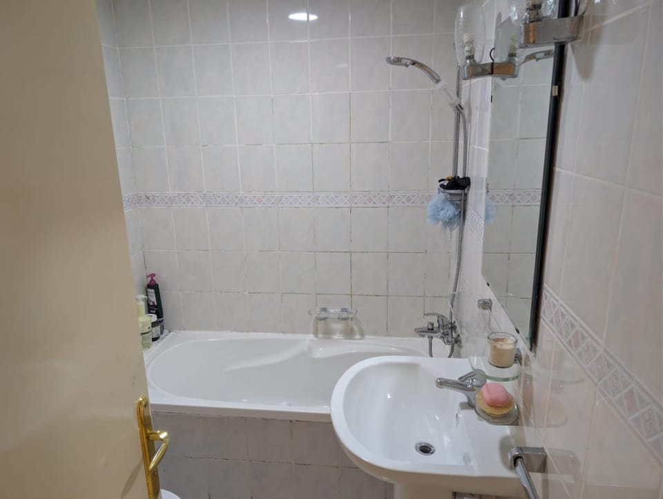 Shower, Toilet, Bath