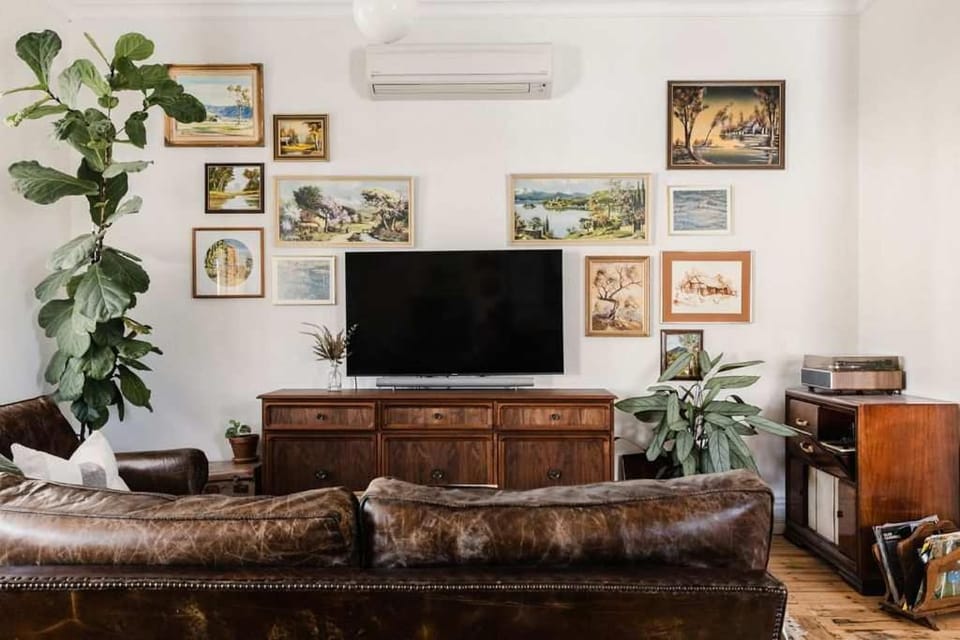 Historic Gammons Stunning Balcony Views Central Apartment in Beechworth