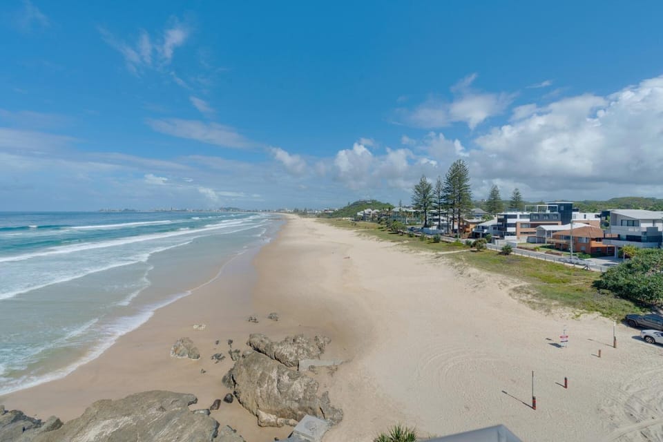 Currumbin 2BR Pool Days & Beach Walks Apartment in Gold Coast